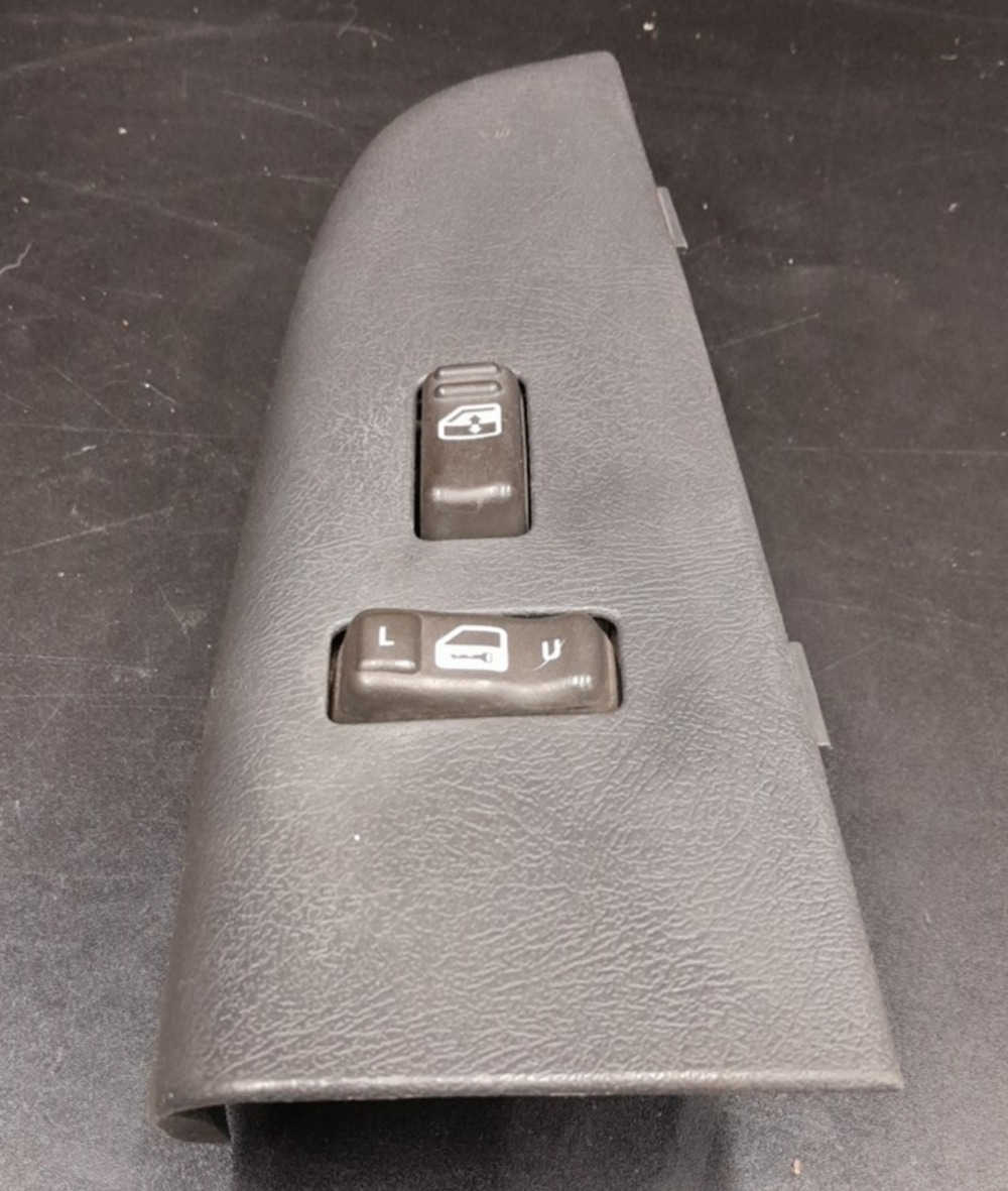 99-02 Chevy Silverado Passenger Window/ Door Lock Switch